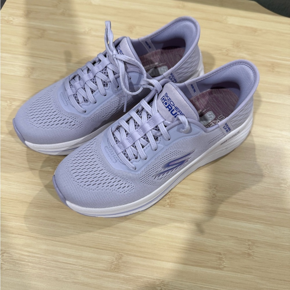Skechers Women's Lavender Running Shoes - size 7 - new